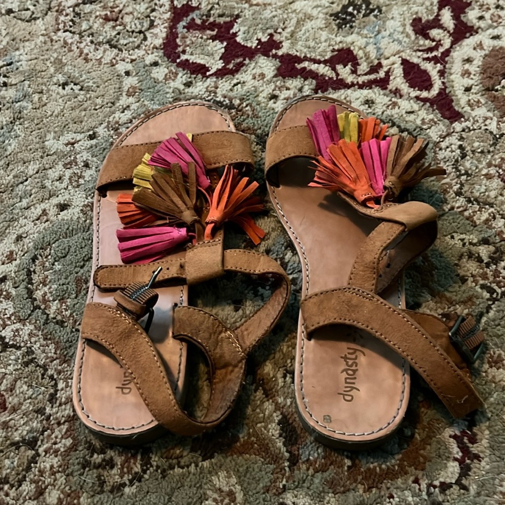 Dynasty sandals